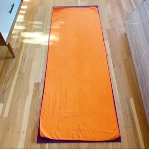 Gaiam Thirsty Yoga Mat Towel - Tangerine / Posy